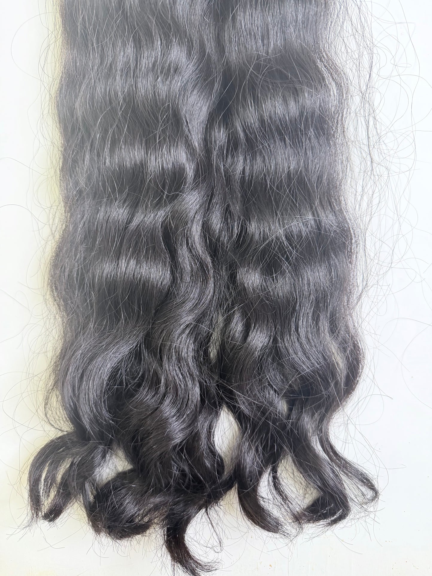 237g Premium 28" Natural Off Black Wavy Human Hair Extensions