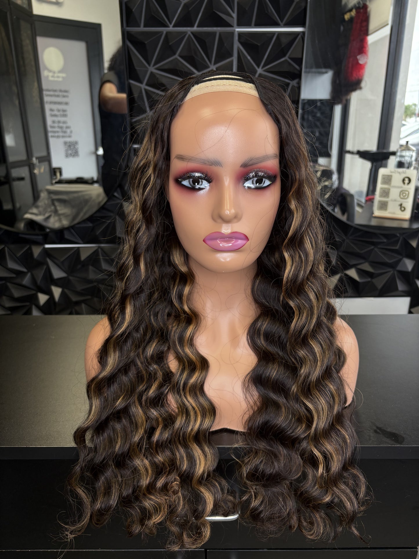 Transform Your Look with the 22" Piano Brown U Part Wig – Body Wave