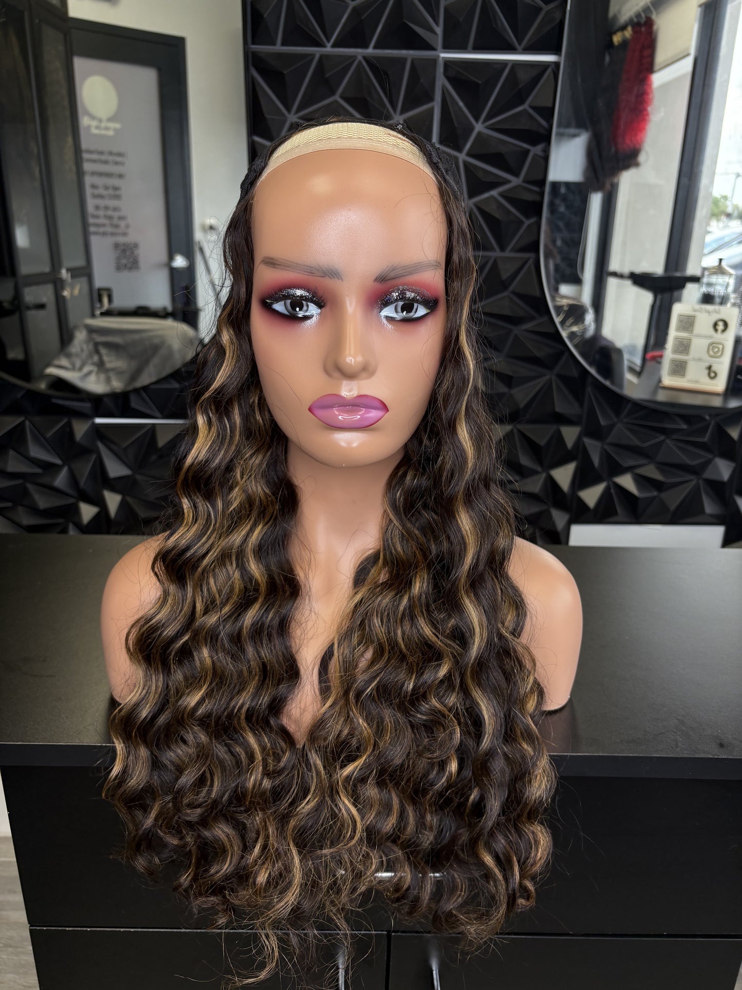 Transform Your Look with the 22" Piano Brown U Part Wig – Body Wave