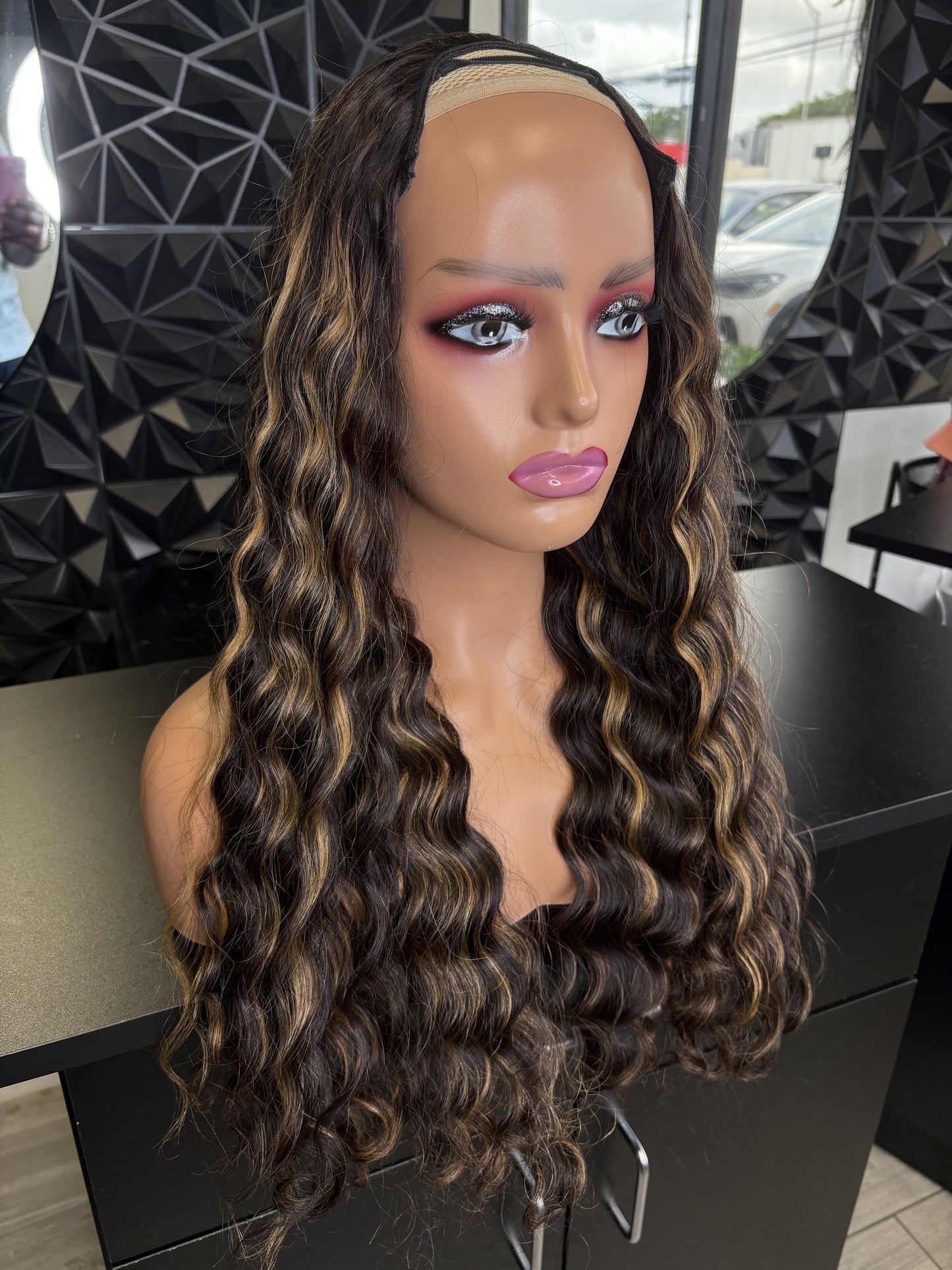 Transform Your Look with the 22" Piano Brown U Part Wig – Body Wave