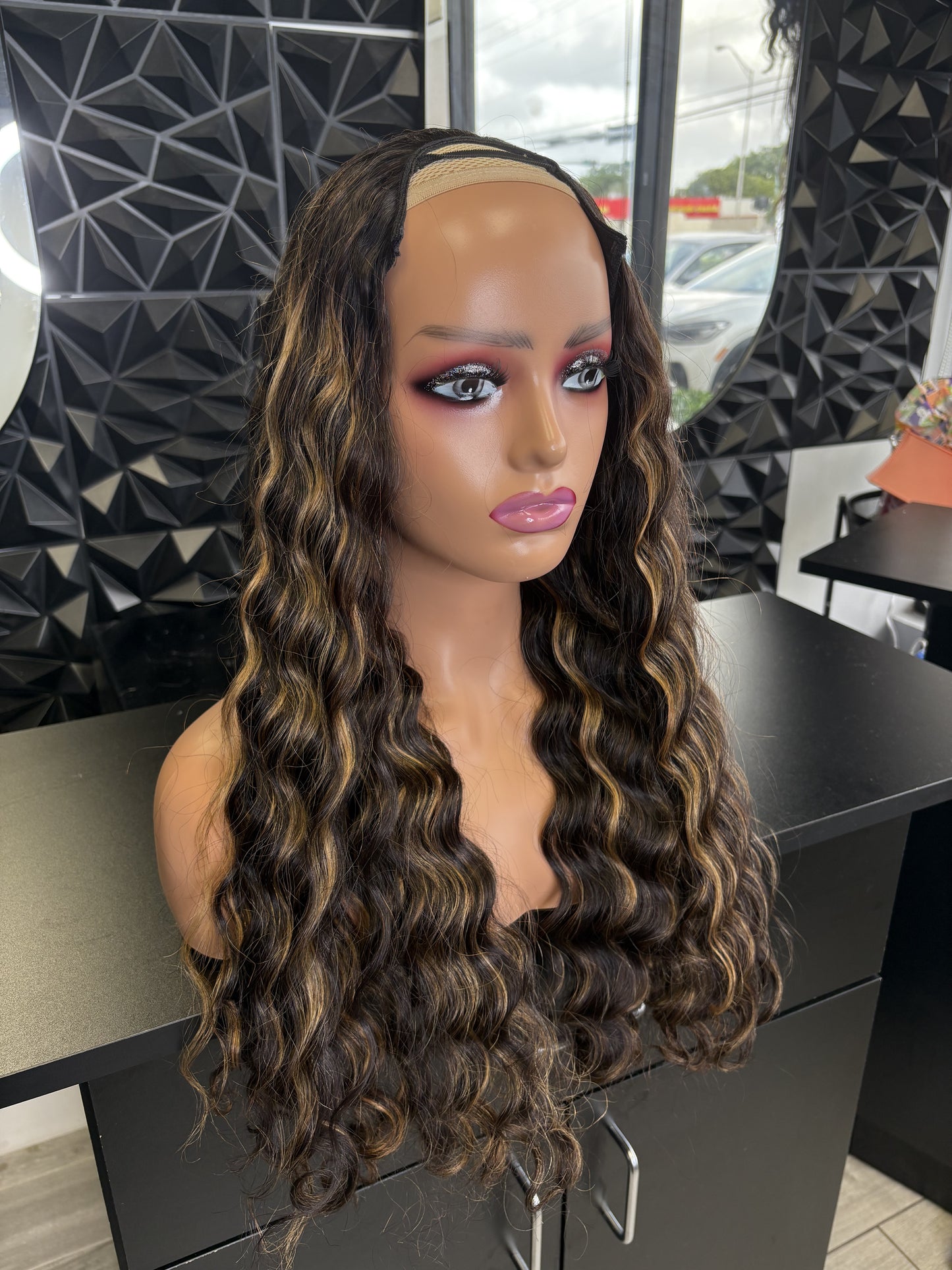 Transform Your Look with the 22" Piano Brown U Part Wig – Body Wave