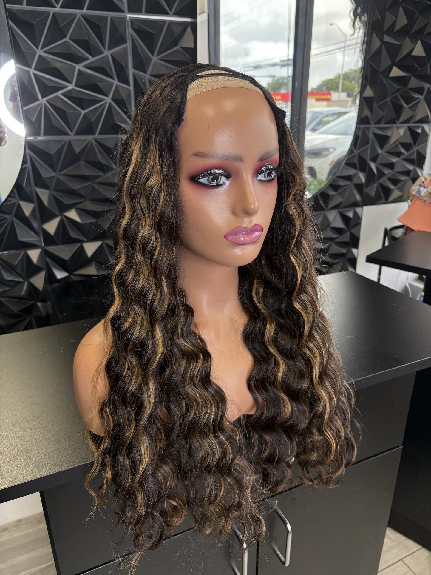 Transform Your Look with the 22" Piano Brown U Part Wig – Body Wave